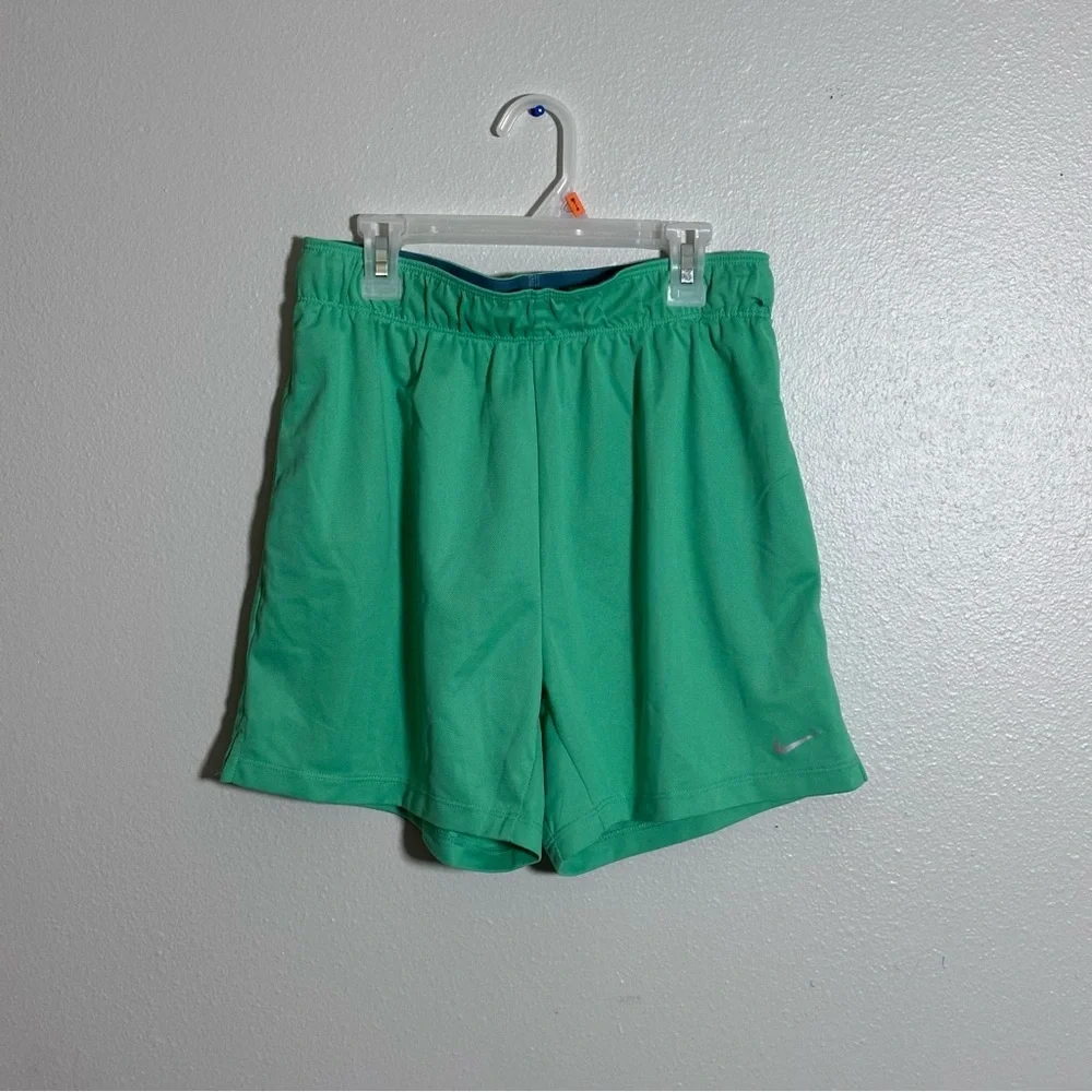 Nike Men Green Dri-Fit‎ Training Shorts Activewear size S